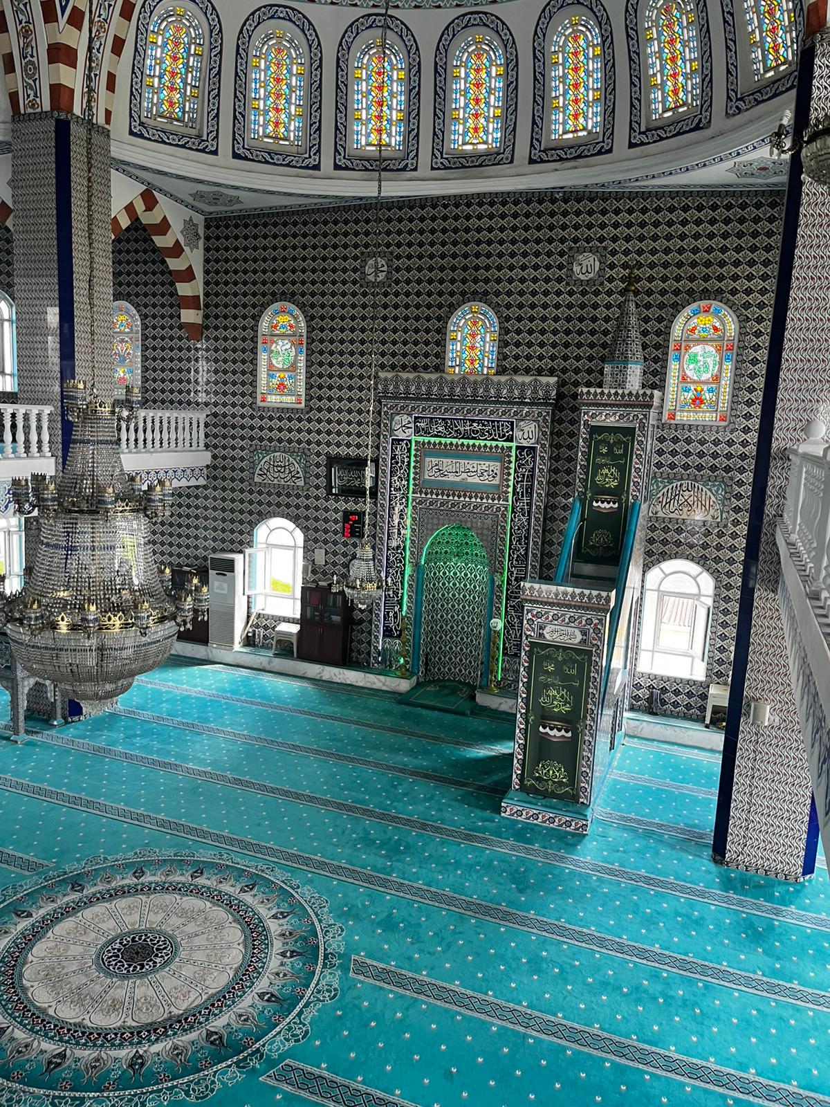Caminin iç mekânı ve kubbe süslemeleri